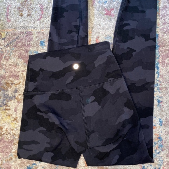 Lululemon High-Rise Align Leggings Camo - Picture 1 of 2